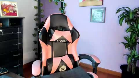  01  online show from January 11, 12:15 am