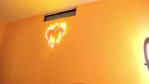 Kenia online show from April 22, 6:38 pm