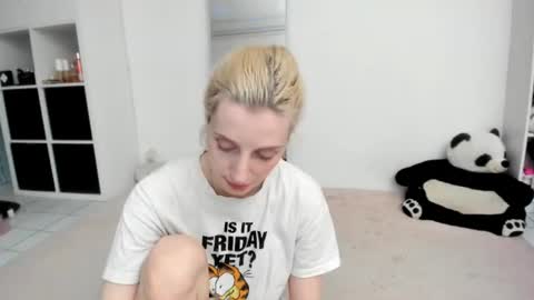 Kenzie online show from August 2, 1:36 pm