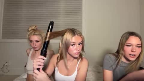 kenziesmithh online show from November 26, 4:24 am