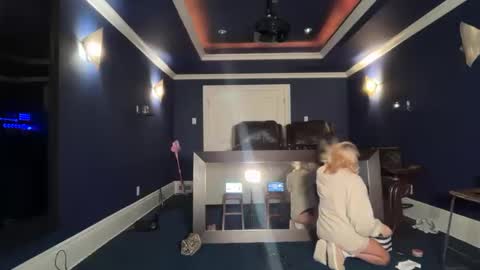 kenziesmithh online show from October 12, 5:04 pm