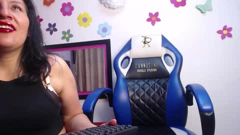 keylabrogger online show from October 12, 4:26 am