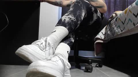     online show from February 25, 6:39 pm