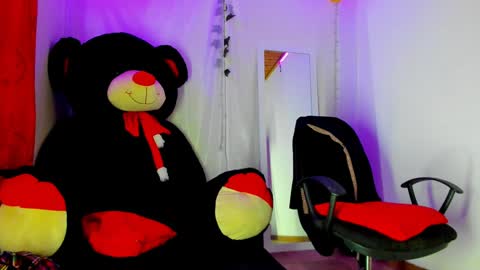 Keyth  online show from December 10, 6:06 pm