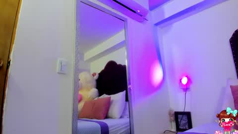 Snapshot of khloe_cutee chatting on January 22, 12:06 pm Khloe Cute online show from January 22, 12:06 pm