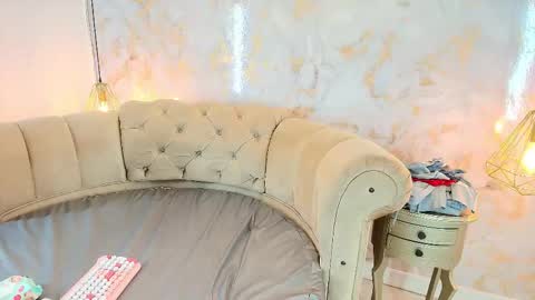 Khloe online show from January 16, 5:25 am