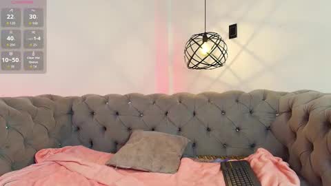 khloejohnson online show from September 24, 7:02 pm