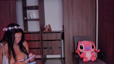 khris online show from February 13, 10:33 pm