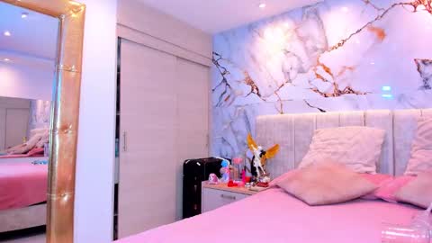    N         M online show from March 4, 1:12 am