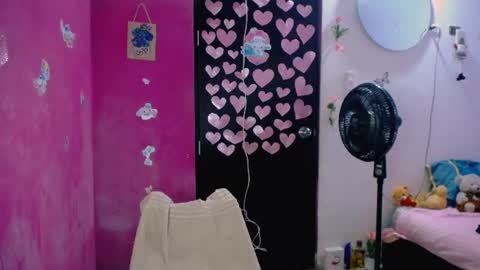 kiara_antonella online show from July 18, 12:47 am