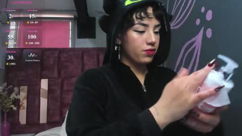 KIARA FOX online show from February 19, 8:51 pm