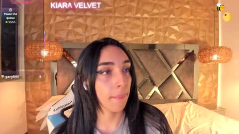 kiara_velvet__ online show from April 18, 5:10 am