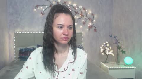 Kara online show from March 25, 6:22 pm