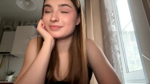 Ola my name is Lissa  Lets hit 10 Thumbs Up together   online show from March 28, 3:00 pm