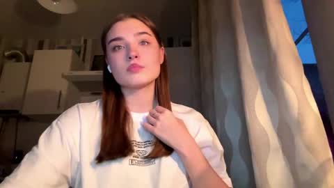 Ola my name is Lissa  Lets hit 10 Thumbs Up together   online show from March 16, 3:16 pm