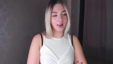 Bella online show from November 20, 11:33 am