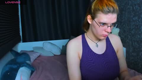 Snapshot of kiki_krash chatting on December 27, 10:12 am Kiki online show from December 27, 10:12 am