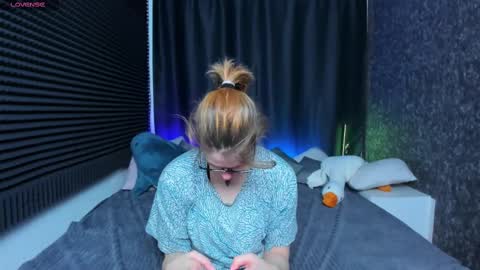 Snapshot of kiki_krash chatting on March 10, 10:18 am Kiki online show from March 10, 10:18 am