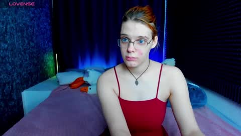 Snapshot of kiki_krash chatting on January 11, 10:29 am Kiki online show from January 11, 10:29 am