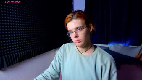 Snapshot of kiki_krash chatting on December 18, 10:30 am Kiki online show from December 18, 10:30 am
