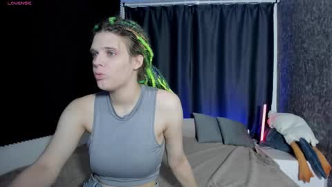 Snapshot of kiki_krash chatting on October 5, 9:58 am Kiki online show from October 5, 9:58 am