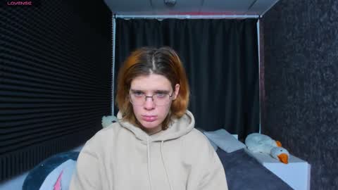 Snapshot of kiki_krash chatting on February 17, 10:07 am Kiki online show from February 17, 10:07 am