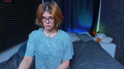 Snapshot of kiki_krash chatting on March 1, 10:24 am Kiki online show from March 1, 10:24 am