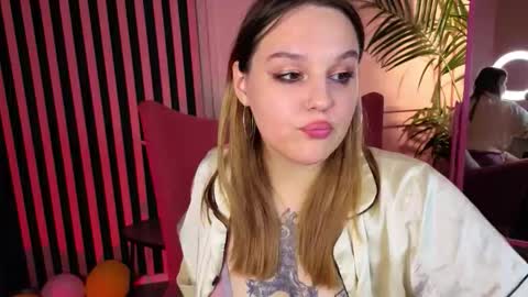 Mikka online show from October 18, 9:49 pm