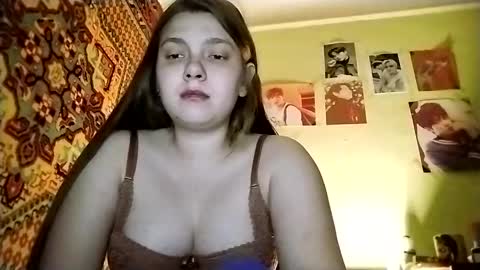 kikibang_ online show from April 22, 8:28 pm