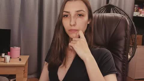 Mika and Miranda online show from September 29, 8:03 pm