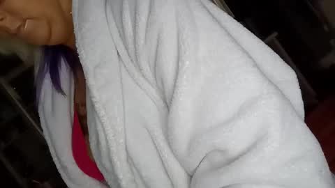 kikilovespartylights online show from February 16, 9:37 am