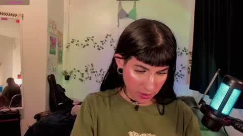 Bella online show from June 16, 7:59 pm