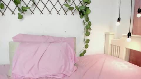 kim_eli online show from February 27, 9:03 pm