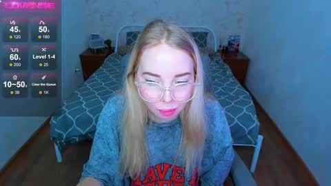 KIM online show from November 18, 10:38 am