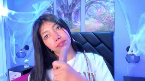 Kimberly Villalobos online show from November 11, 11:40 am