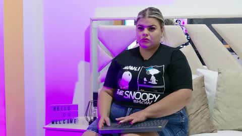 KimBrooks online show from February 25, 2:10 am