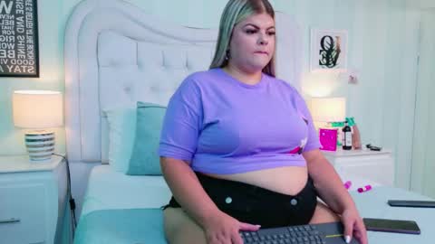 KimBrooks online show from December 19, 11:13 am