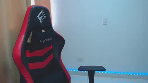 Kim 3 online show from January 28, 3:57 pm