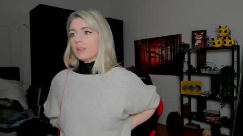 Wolfs Girl online show from February 10, 6:11 pm