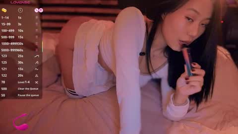 Lo online show from November 11, 7:00 pm