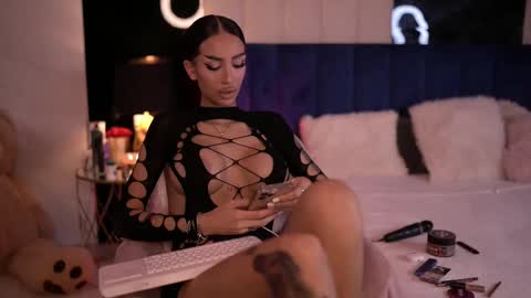 Kim online show from November 20, 3:02 pm