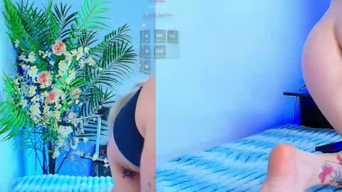 Snapshot of kinky_karo chatting on September 30, 1:33 am    online show from September 30, 1:33 am