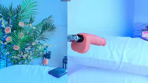 Snapshot of kinky_karo chatting on September 13, 3:03 am    online show from September 13, 3:03 am