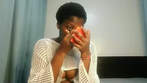 Lola online show from December 16, 7:09 pm