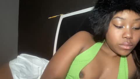 Snapshot of kinkykittee chatting on January 30, 8:11 am Bunniii online show from January 30, 8:11 am