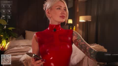 kinkylina_ online show from December 1, 3:48 pm