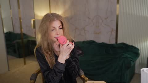 Sweet girls online show from October 27, 8:10 am