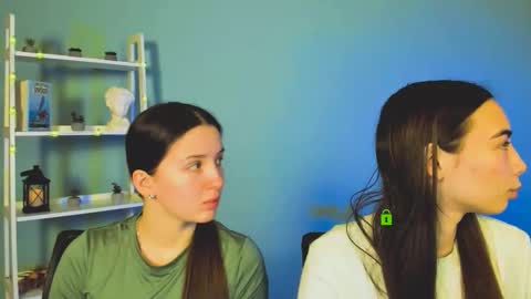 kira_light__ online show from December 16, 1:28 pm