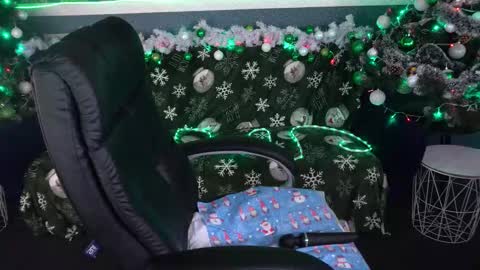 kiraagray online show from December 20, 2:54 pm