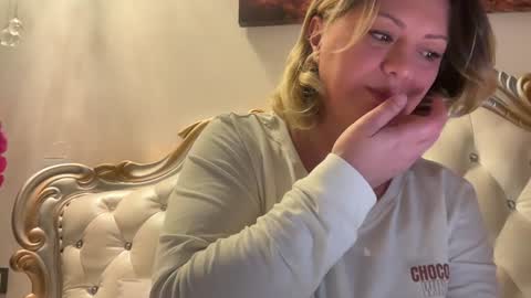 KiraDivine online show from January 8, 1:59 pm